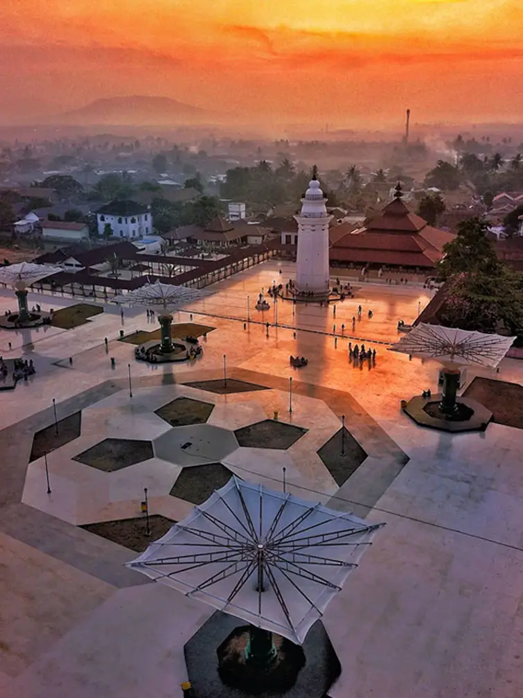 Masjid Agung Banten di Sore Hari